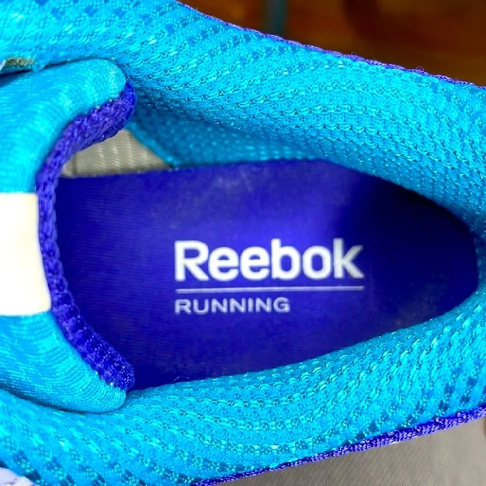 REEBOK tennis shoes 7.5